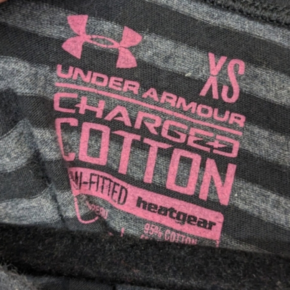 Under Armour Women's Charged Cotton Semi-Fitted Heatgear Striped Top - Picture 4 of 11
